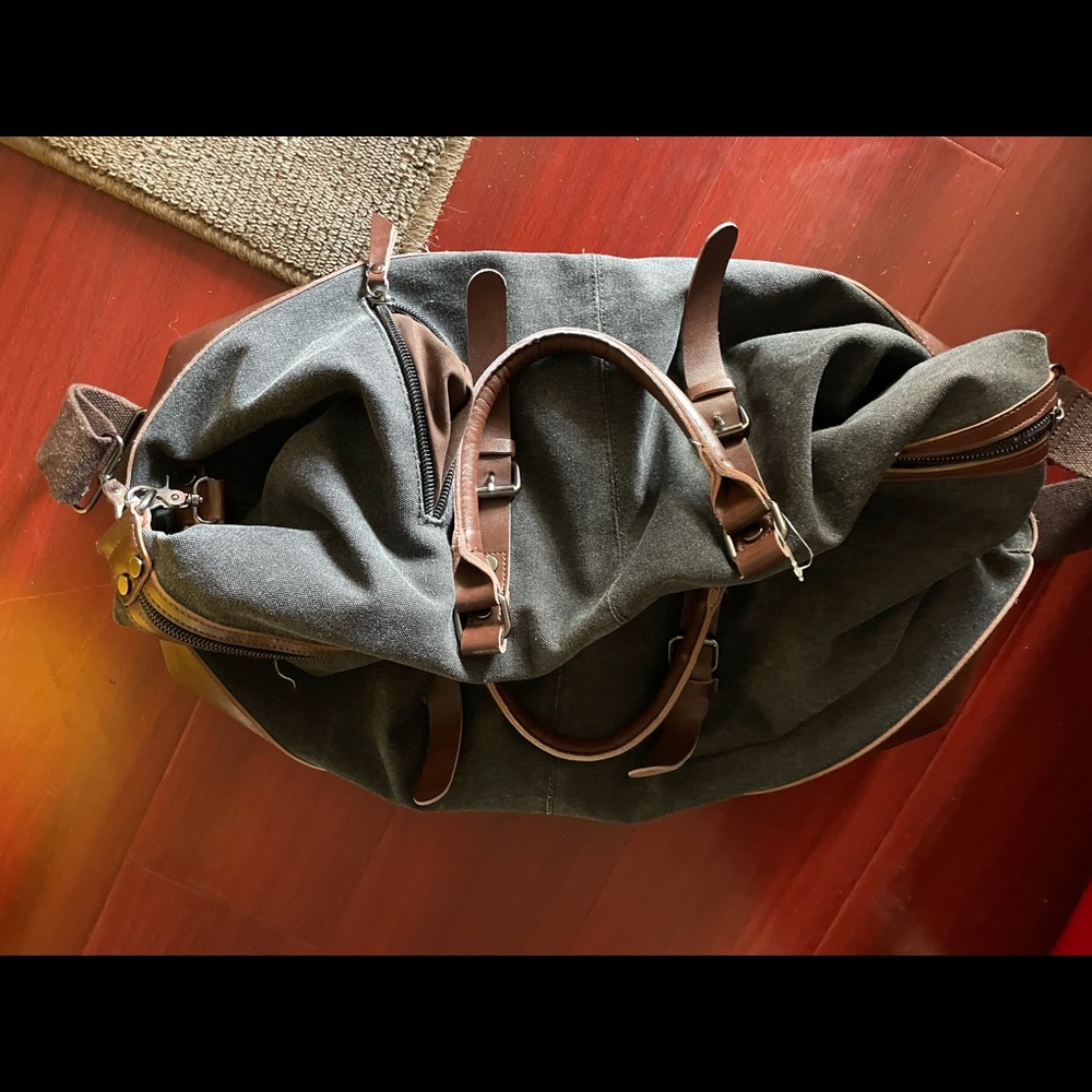 Brown travel tote men